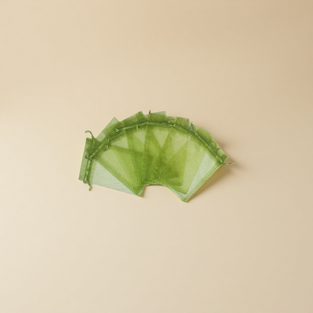 The green gauze bag is reusable, an eco-friendly shopping bag, a household storage bag with large capacity and portability Specification image