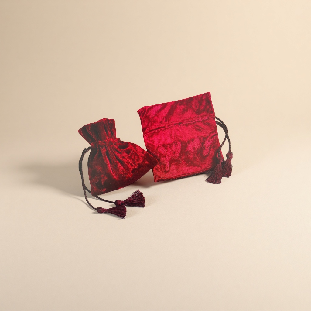 The red velvet cloth bag storage bag has a large capacity and can be reused details Picture