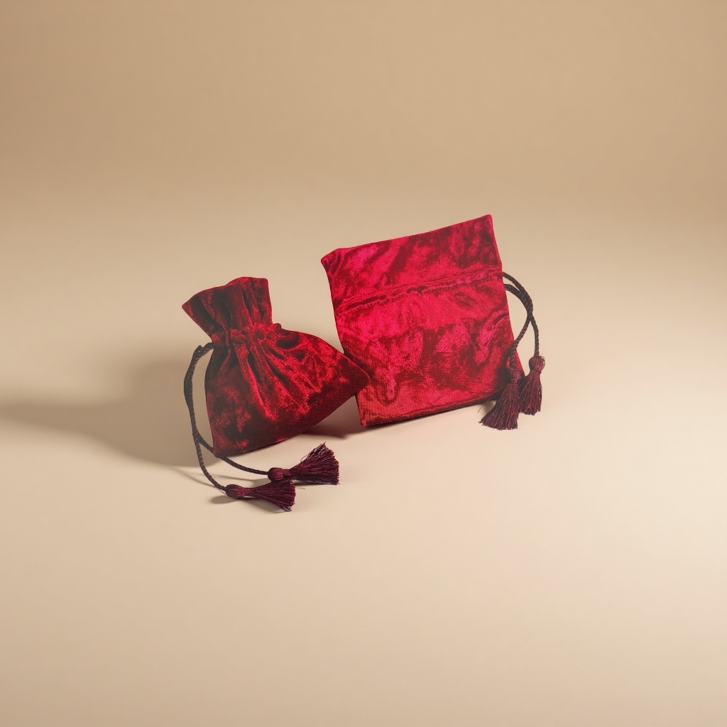 The red velvet cloth bag storage bag has a large capacity and can be reused Specification image