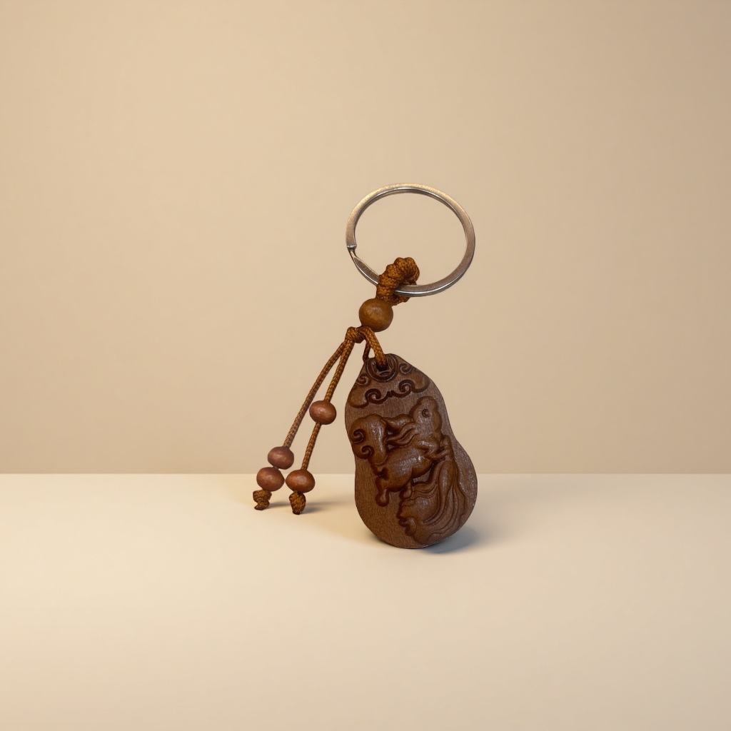 Wooden carved keychains, simple and creative gifts, personalized pendants, small accessories details Picture