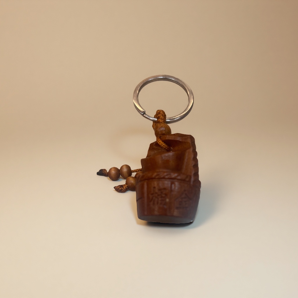 Wooden carved keychains, personalized and creative gifts, boy and girl pendants, niche accessories