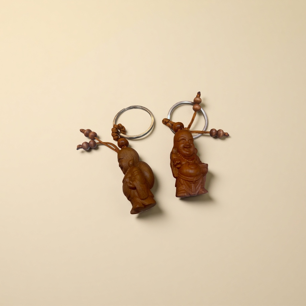 Wooden Buddha statue keychain, peace and good fortune bracelet, pendant and small accessory details Picture