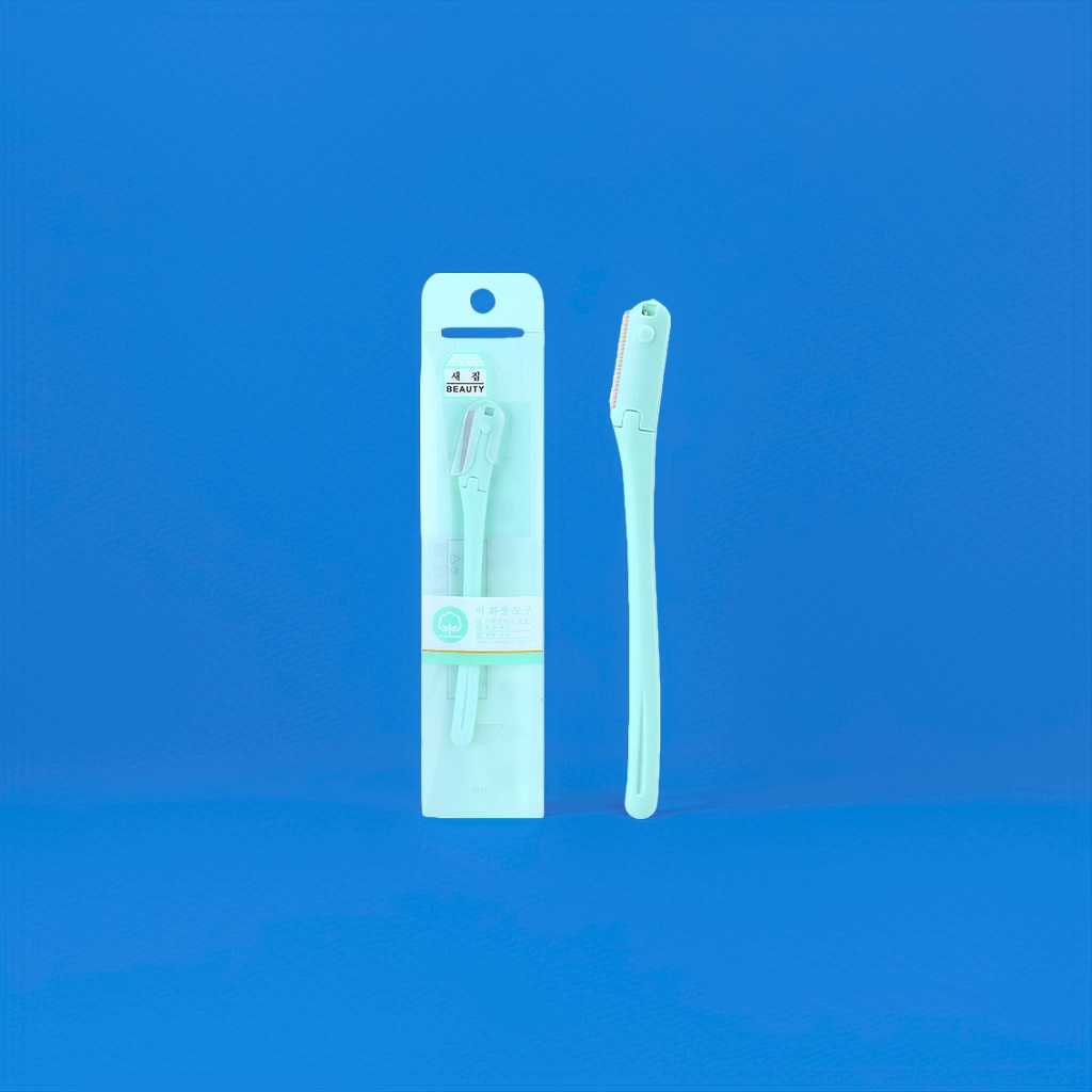 The light green gingival toothbrush with soft bristles freshens breath and has antibacterial and anti-bug properties Application Scenario