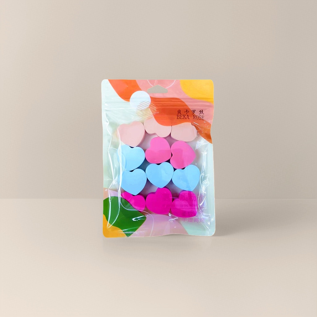 Heart-shaped makeup sponge, a pink and cute beauty tool picture as the main subject Application Scenario