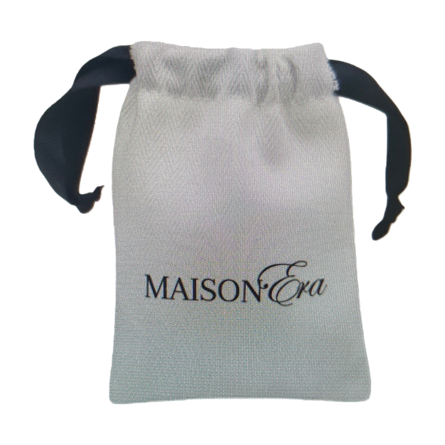أكياس بيضاء من نوع Maison Eera من نوع Maison Eera Market Justice Item Picture