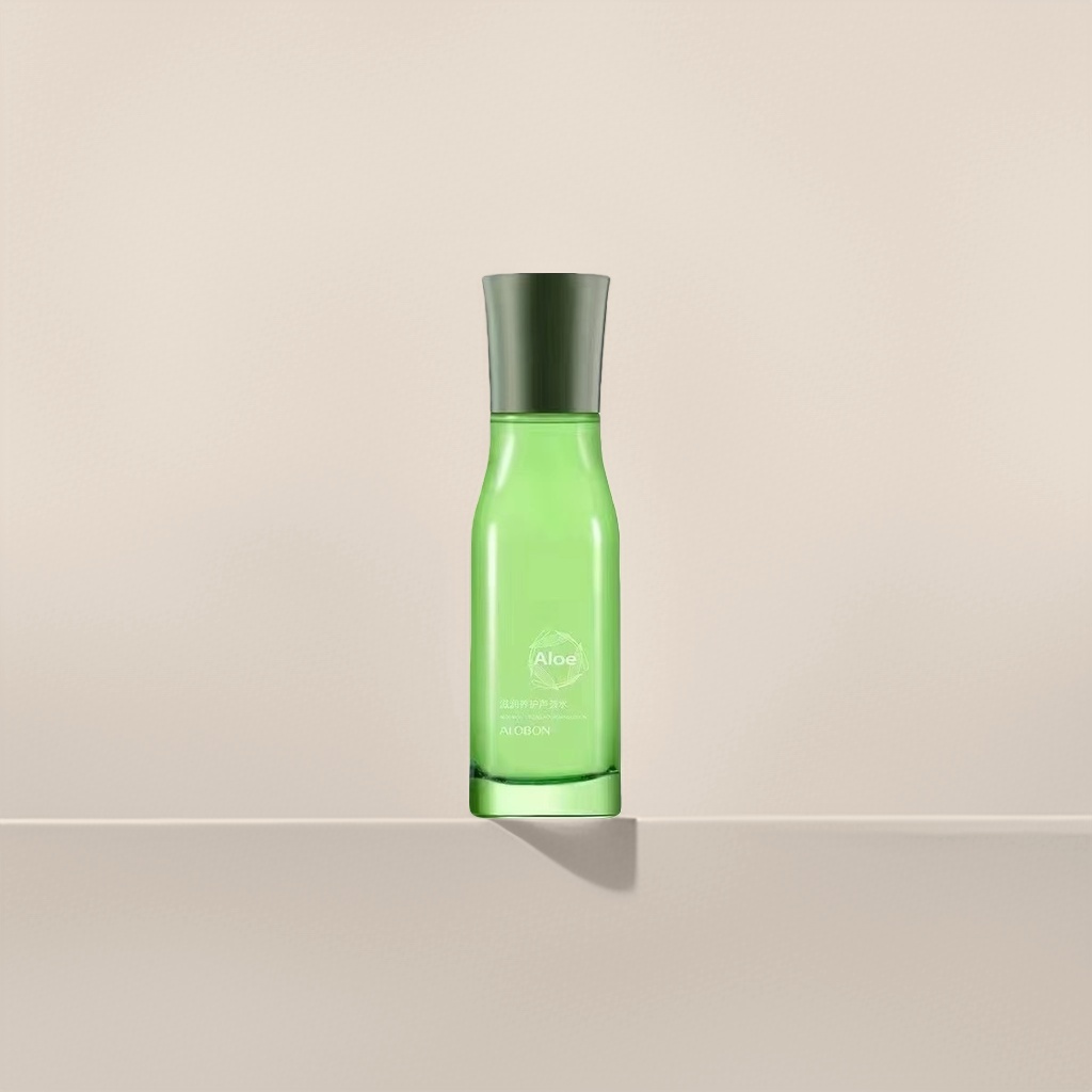 Yabang Aloe Vera Water nourishes and cares for the green bottle, hydrating, moisturizing and repairing the skin Application Scenario