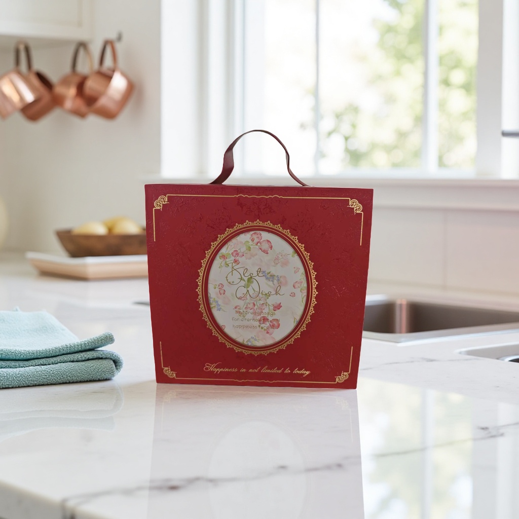Red gift box, a festive red gift box, an excellent gift. High-end packaging, exquisite gift box details Picture