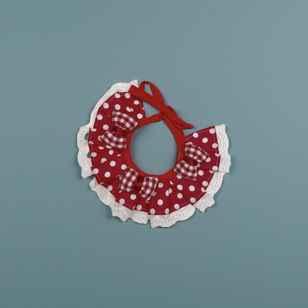 Red polka dot lace edge pet scarf, cute and fashionable pet collar, anti-fall Application Scenario