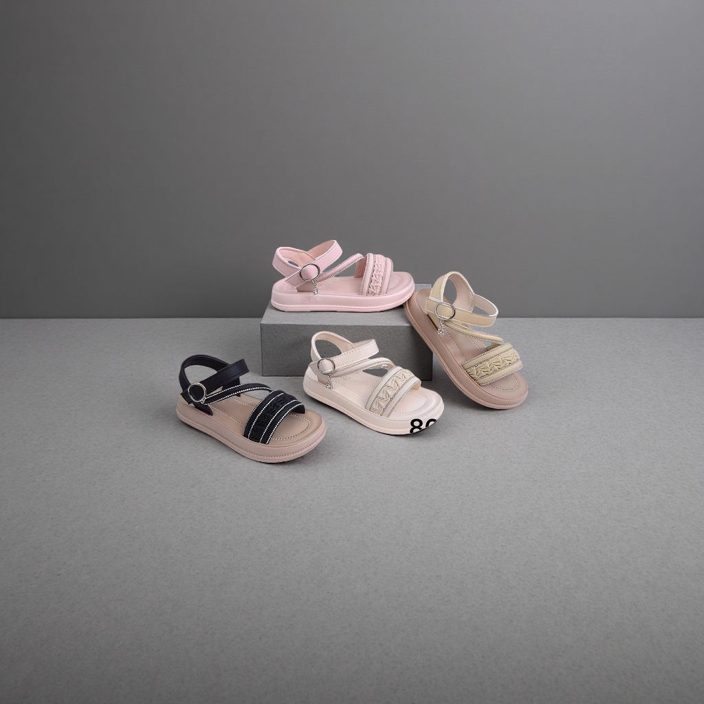 Fashionable and simple girls' sandals Application Scenario