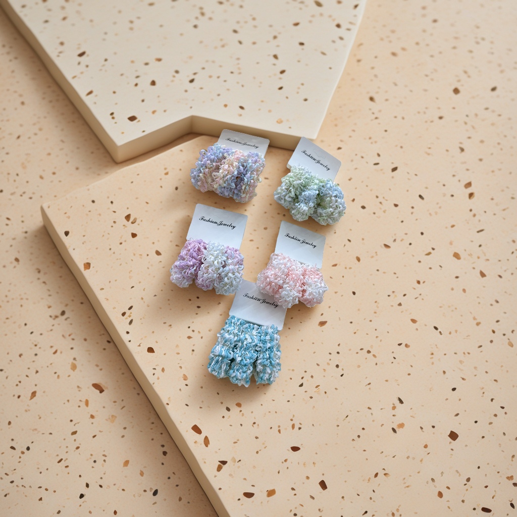 彩色毛绒发圈，主体产品图