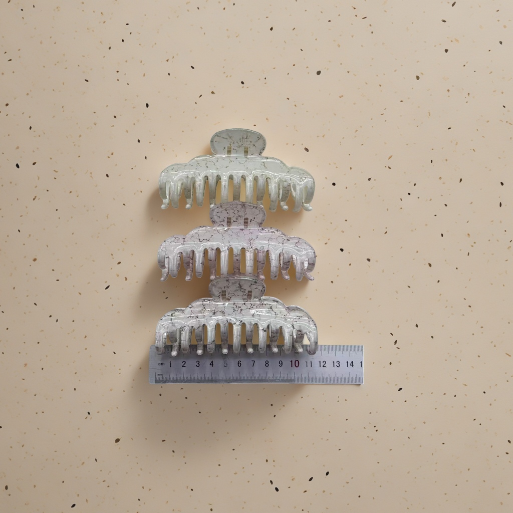 Transparent marble-patterned hair clips, simple and fashionable hair accessories, Korean style trendy hair clips for women Application Scenario