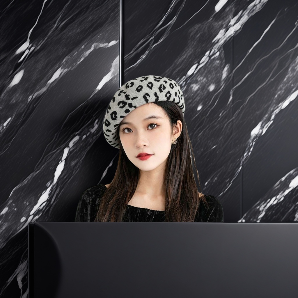 Leopard print beret, a fashionable women's hat, is a thick and warm hat for autumn and winter Specification image