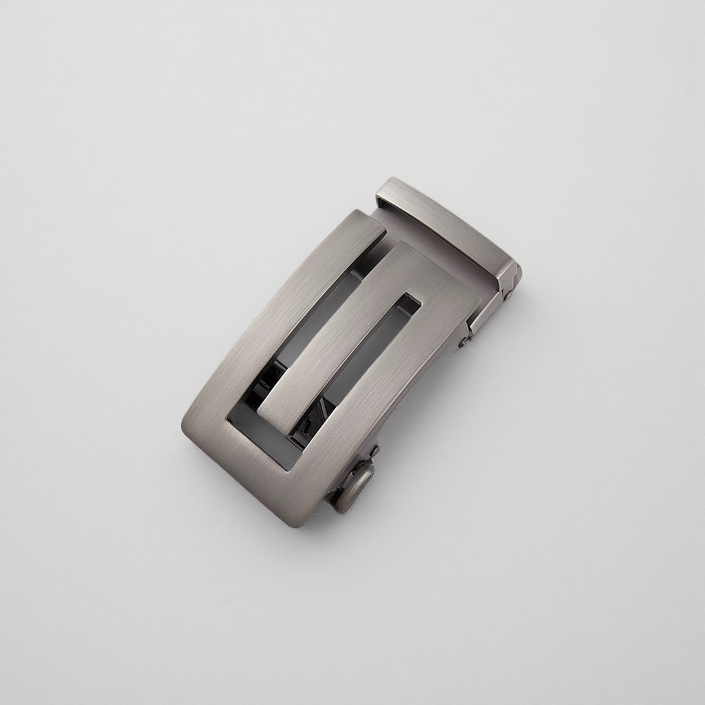 Metal belt buckle men's simple and fashionable accessories durable and rust-proof 153747390 Application Scenario