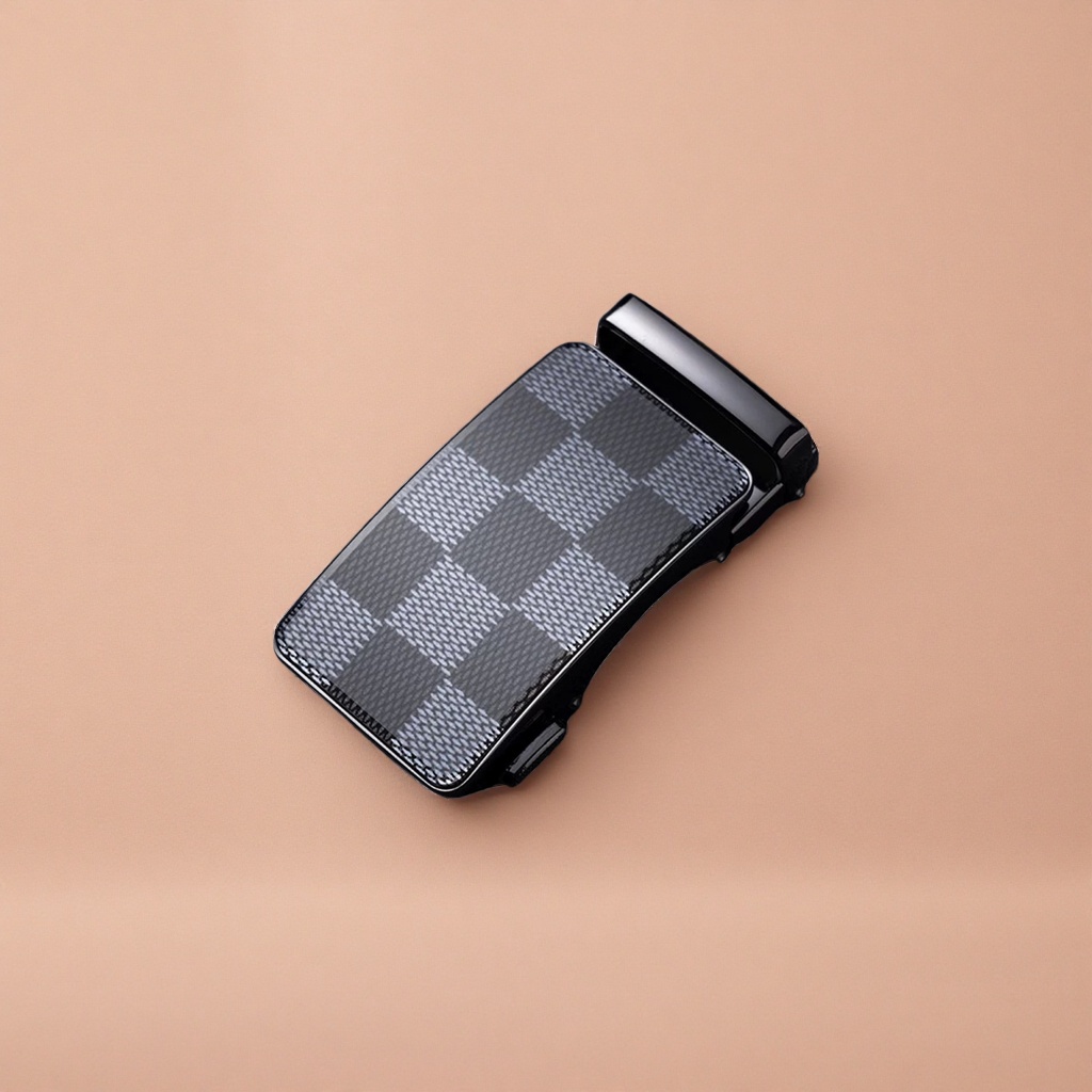 The checkered belt buckle is a simple and fashionable men's business belt buckle details Picture