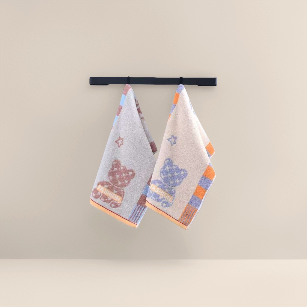 Thickened pure cotton towel, breathable, absorbent and soft household towel Application Scenario