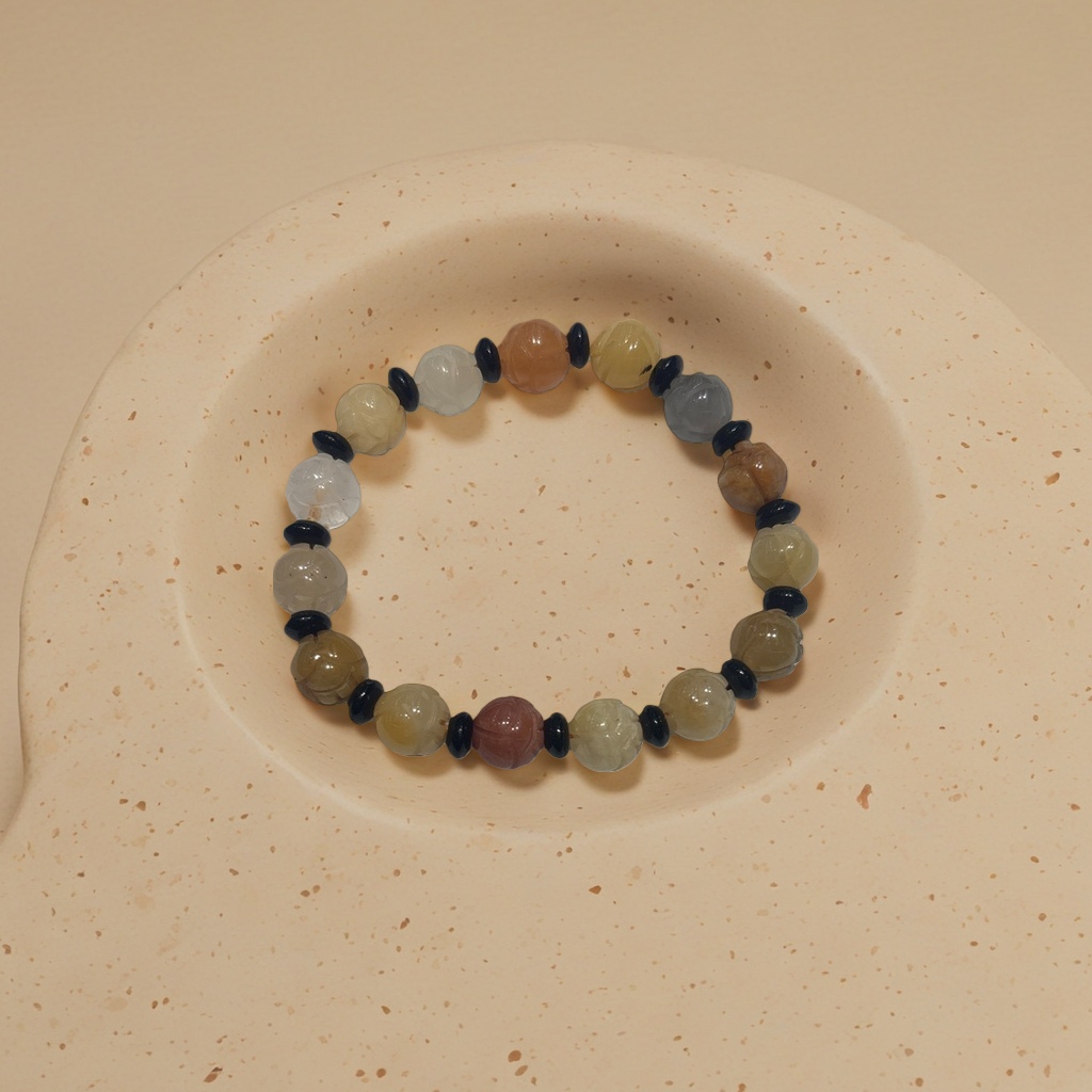 The beaded bracelet is a fashionable and simple women's trendy accessory with a personalized design Specification image