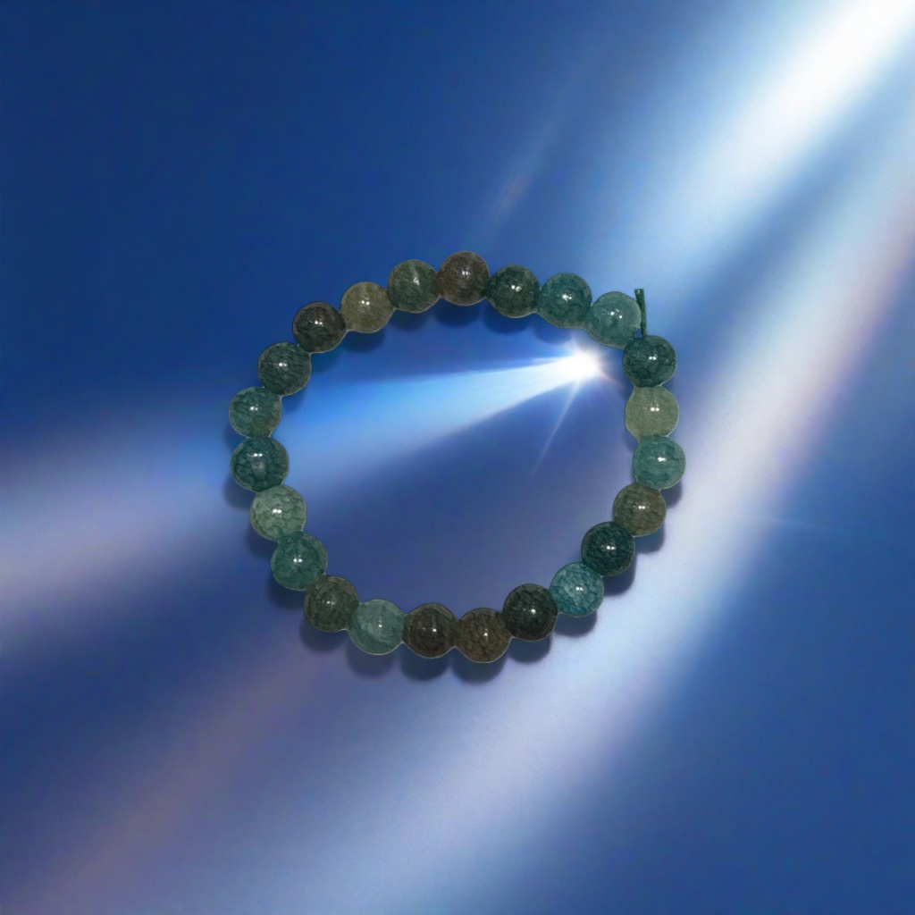The bead bracelet is an exquisite and fashionable women's accessory with a unique and trendy design sense details Picture