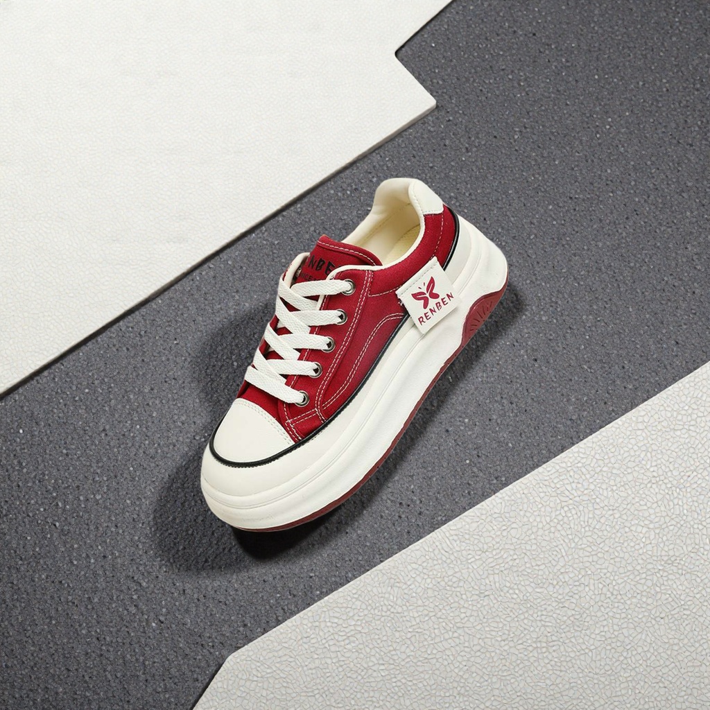 Red canvas casual sports shoes are breathable, comfortable and versatile, a classic style