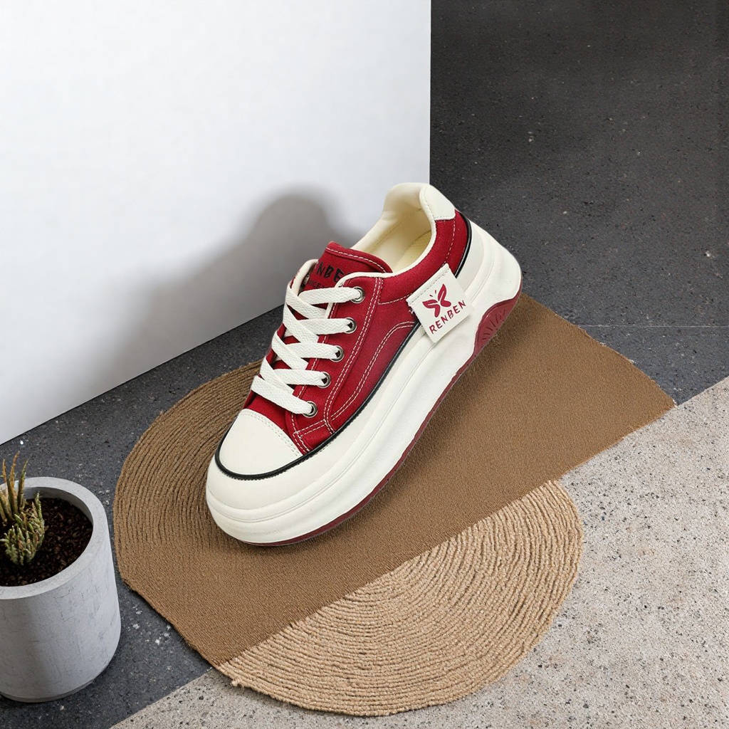 Red canvas casual sports shoes are breathable, comfortable and versatile, a classic style details Picture