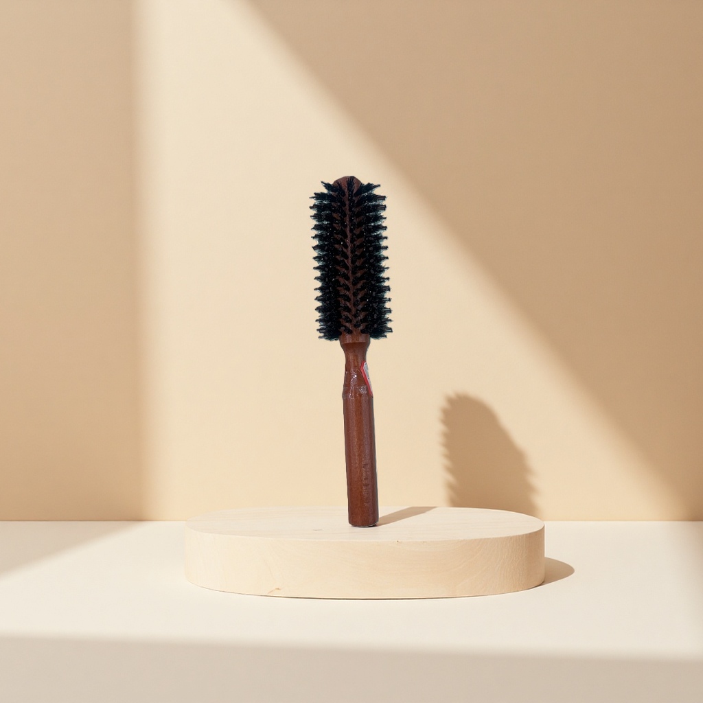The wooden handle round curly hair comb has a soft and smooth styling and is anti-static Application Scenario