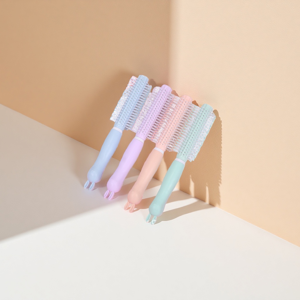 Colorful comb, with smooth teeth that prevent entanglement, large-sized comb Application Scenario