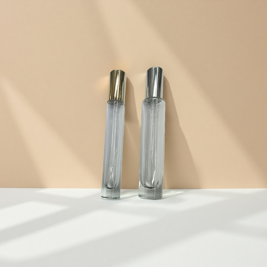 A 10ml large-capacity glass perfume bottle for transparent glass bottles