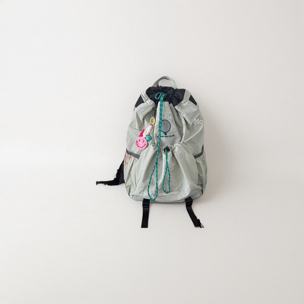This backpack is a large-capacity student schoolbag for casual commuting, waterproof and wear-resistant, suitable for both boys and girls details Picture
