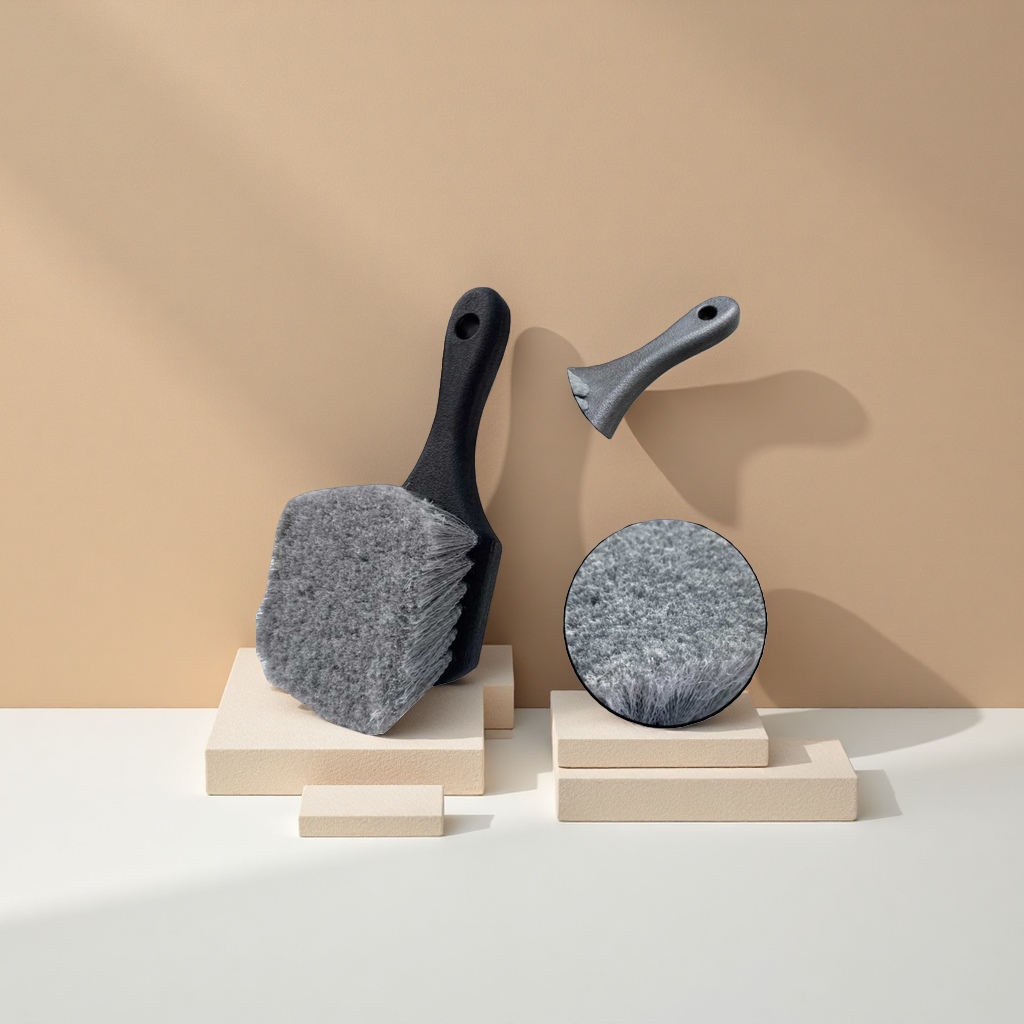The multi-functional cleaning brush can remove dirt from the crevices in the kitchen and bathroom. It has soft bristles and is durable Specification image