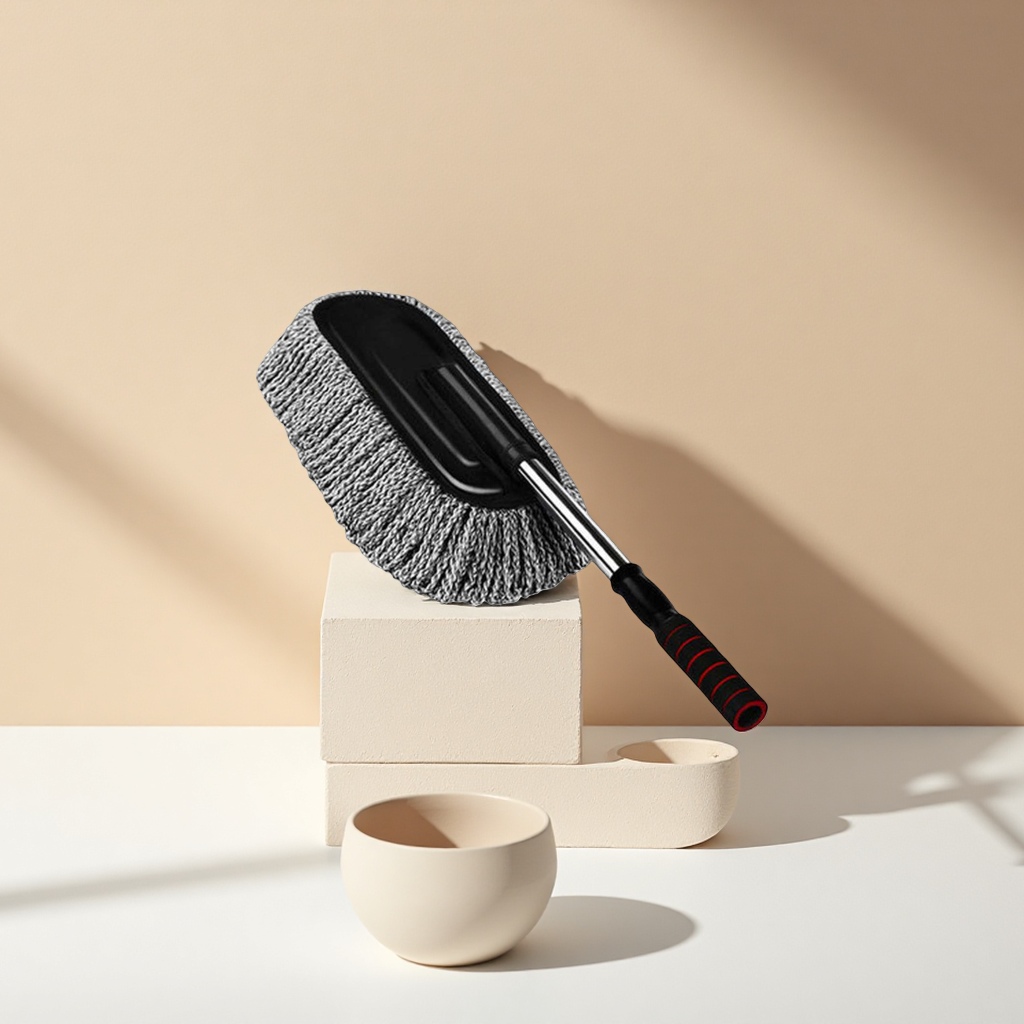 A multi-functional soft-bristled car wash brush is a tool for cleaning the gaps between car bodies details Picture