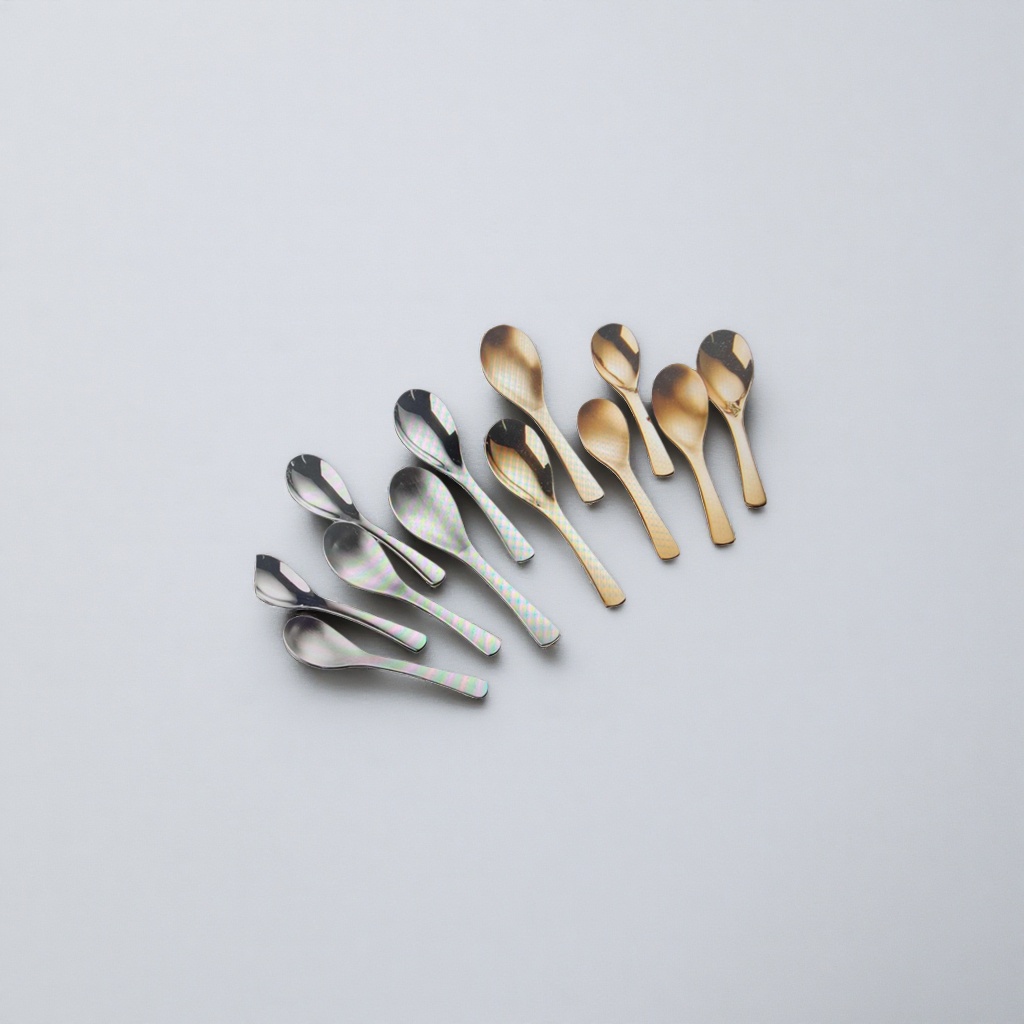 Stainless steel metal spoons, household thickened dining spoons, coffee spoons, tea spoons and dessert spoons Application Scenario