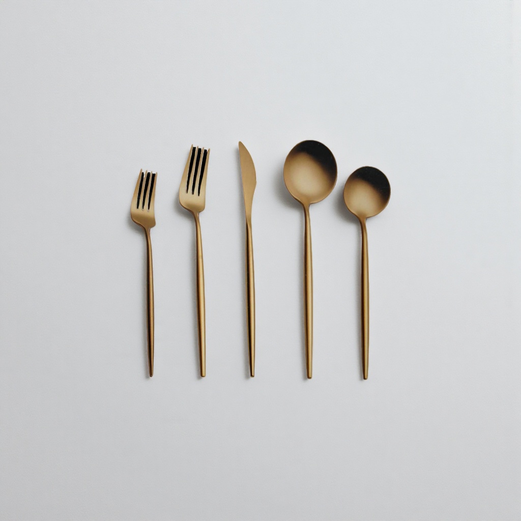 Golden tableware set, three-piece set of forks, knives and spoons, home simple style details Picture