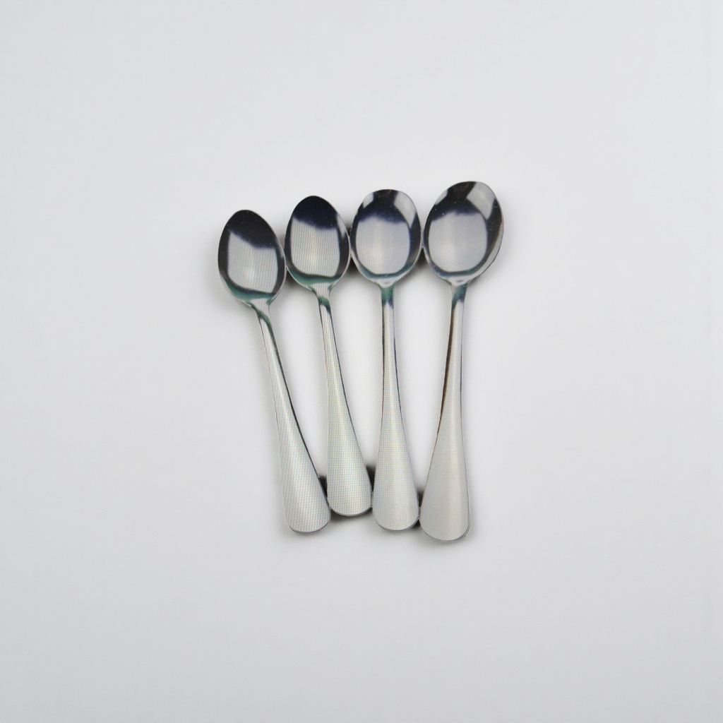 Four metal spoons, stainless steel dining spoons, household coffee spoons and tea spoons Application Scenario