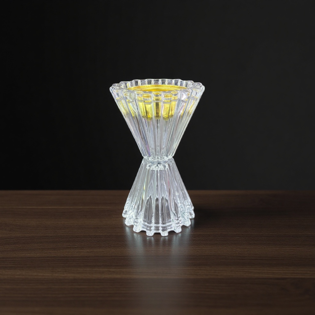 Transparent crystal glass candlesticks are simple and modern home decoration items with high borosilicate heat resistance Specification image