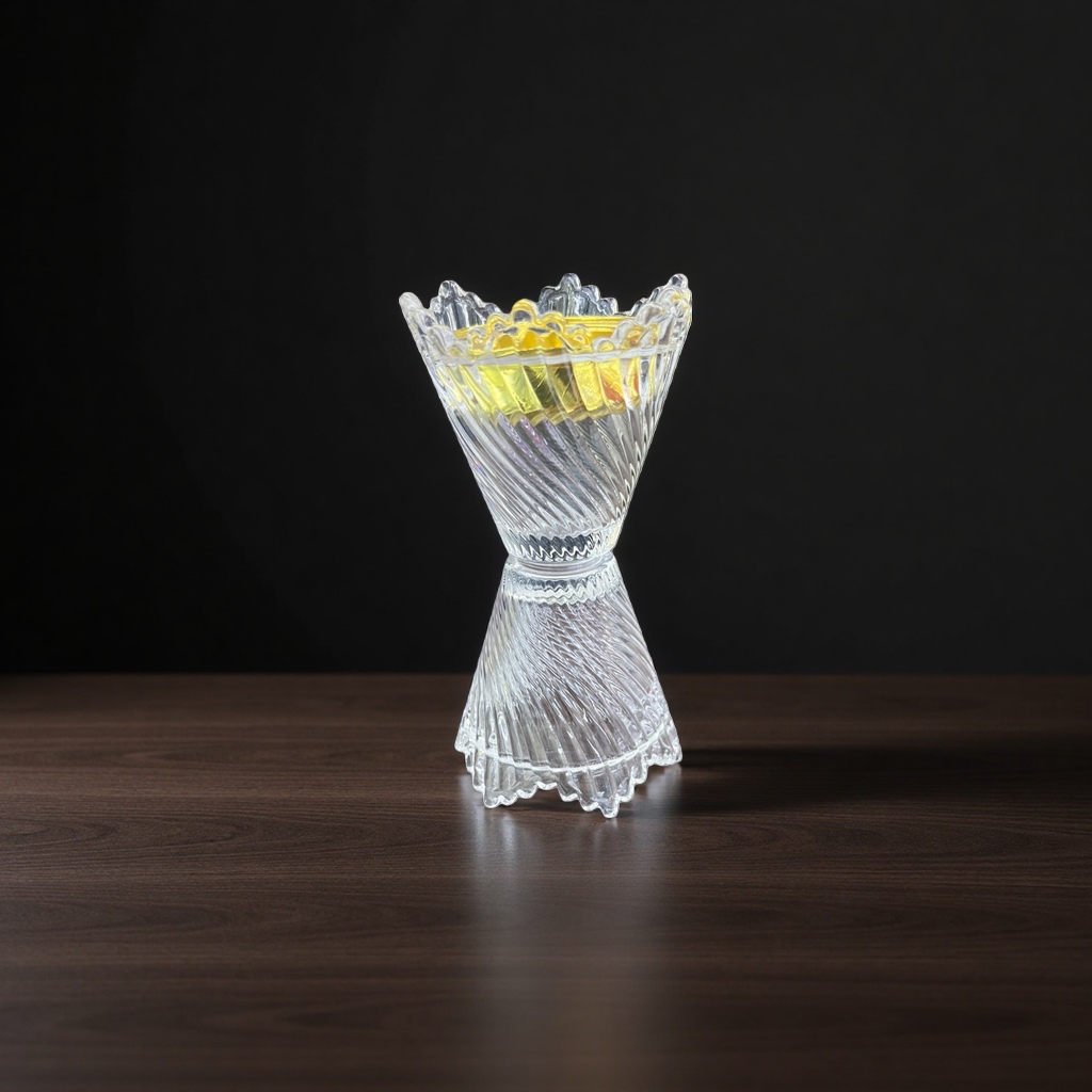 Transparent glass candlestick, simple and modern home decoration, candle stand, desktop ornament, European and American style crystal glass candlestick Application Scenario