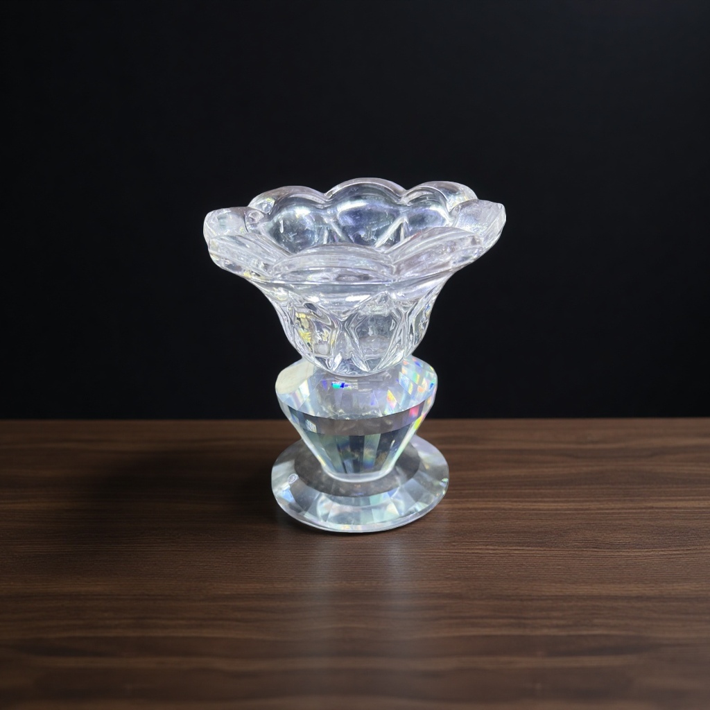 Transparent crystal flower-shaped candlesticks, home decoration ornaments, candle holders, creative gifts Application Scenario
