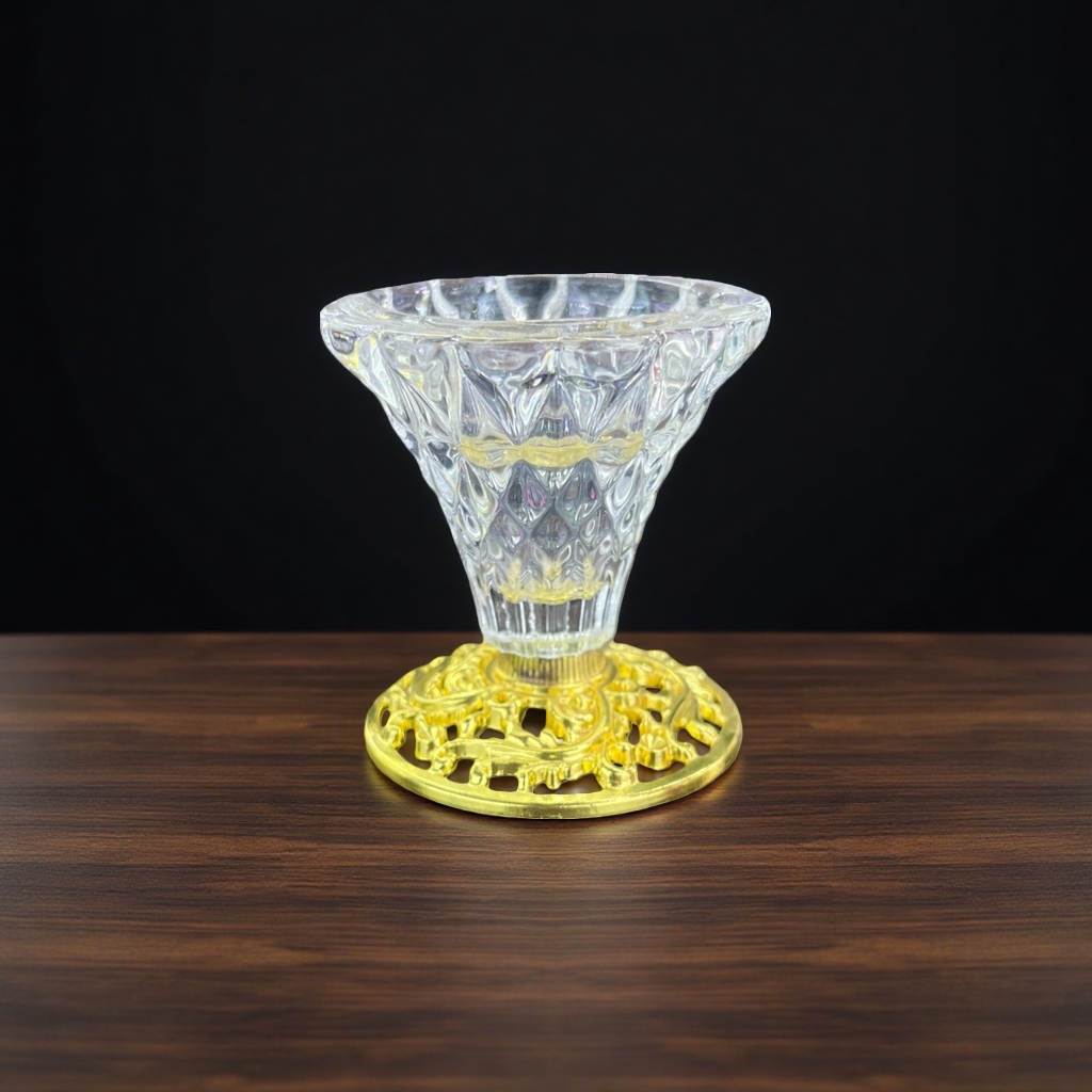Golden crystal base, crystal candlestick, home decorative item, living room, bedroom, retro style candle holder Application Scenario