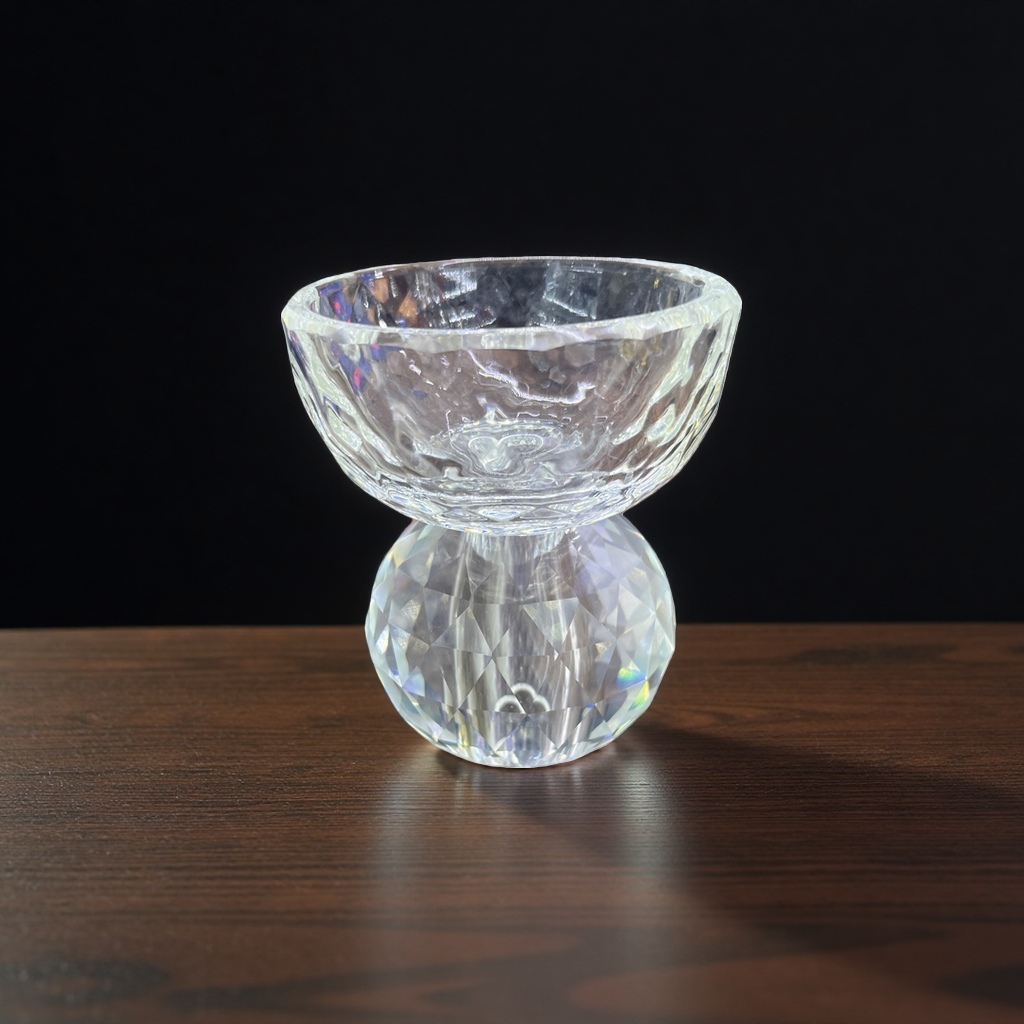 Transparent glass candlesticks are simple and modern home decoration items. High borosilicate heat-resistant candlesticks are home decoration items Application Scenario