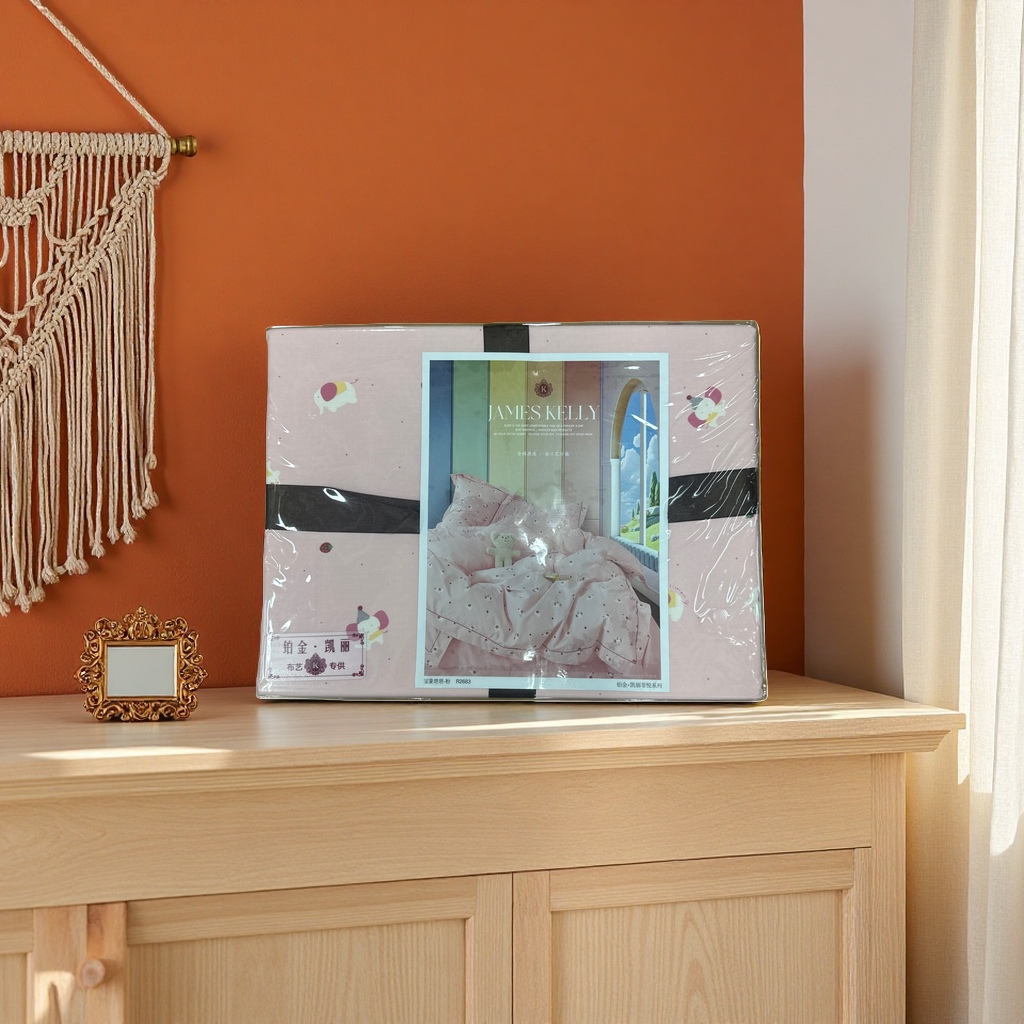 The pink bedding packaging box is fashionable and simple. The gift box is suitable for both giving as a gift and personal use Specification image