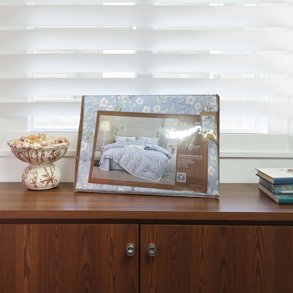 The bedding set comes with a beautiful packaging box and a four-piece set. It is made of pure cotton and features a simple and skin-friendly style Specification image