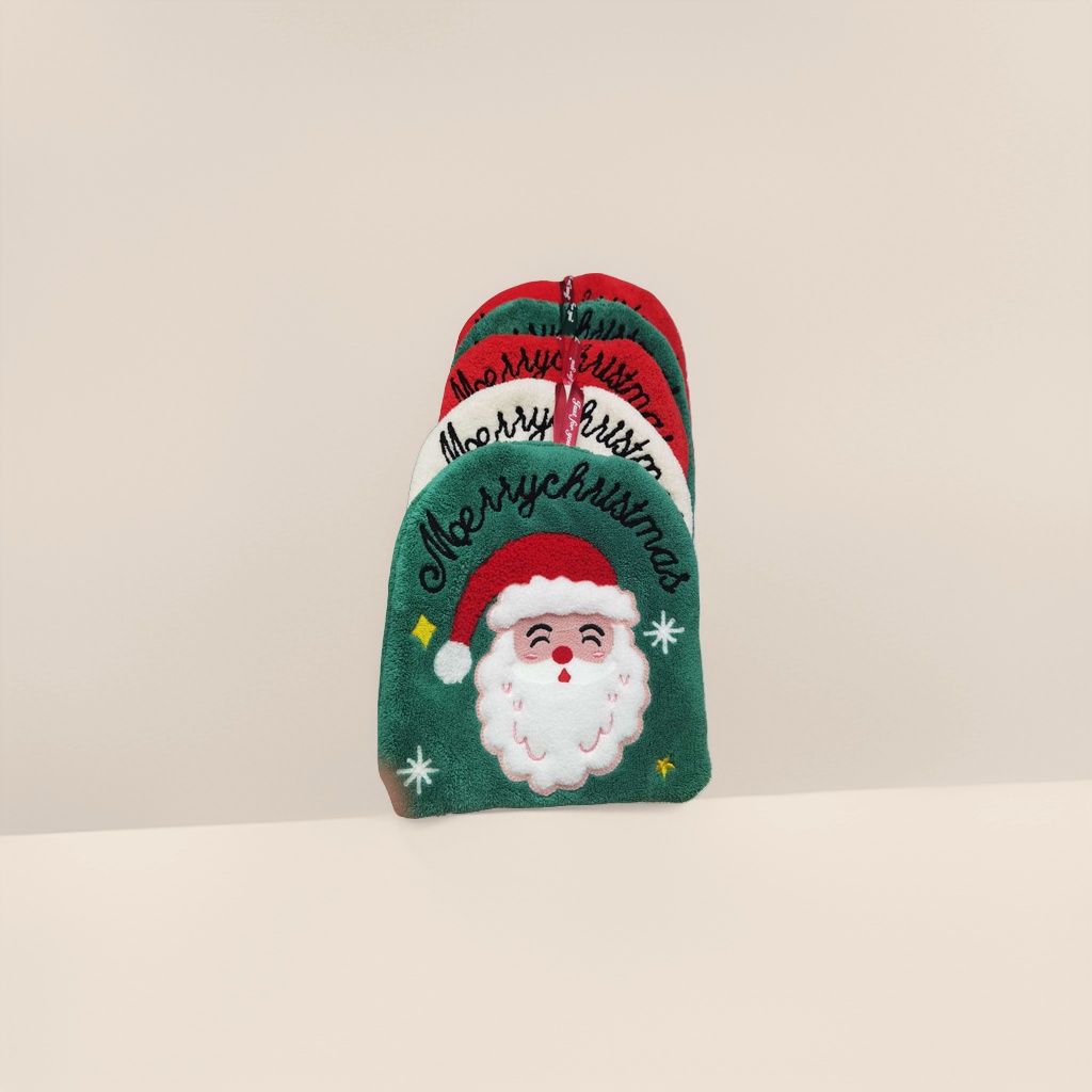Christmas-themed plush door MATS, anti-slip and water-absorbing floor MATS for Christmas home decoration Application Scenario