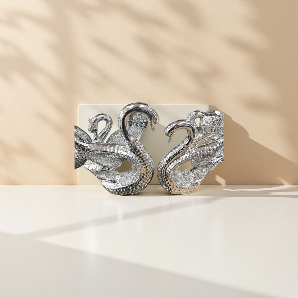 Swan decorative items, elegant home decorations for the living room, bedroom and desktop details Picture