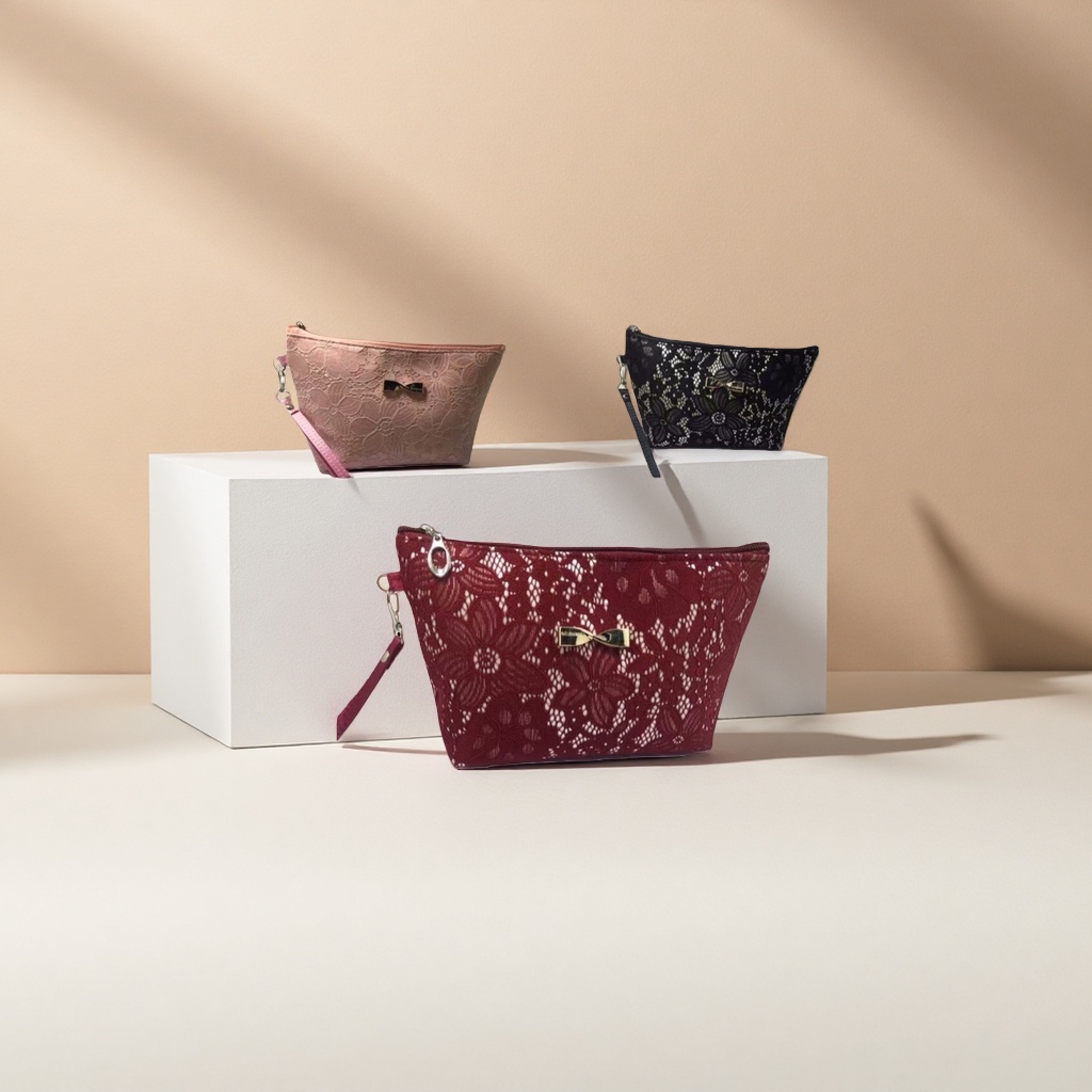 Red fashionable lace-patterned clutch bag for ladies' evening dinner, light luxury and versatile Application Scenario