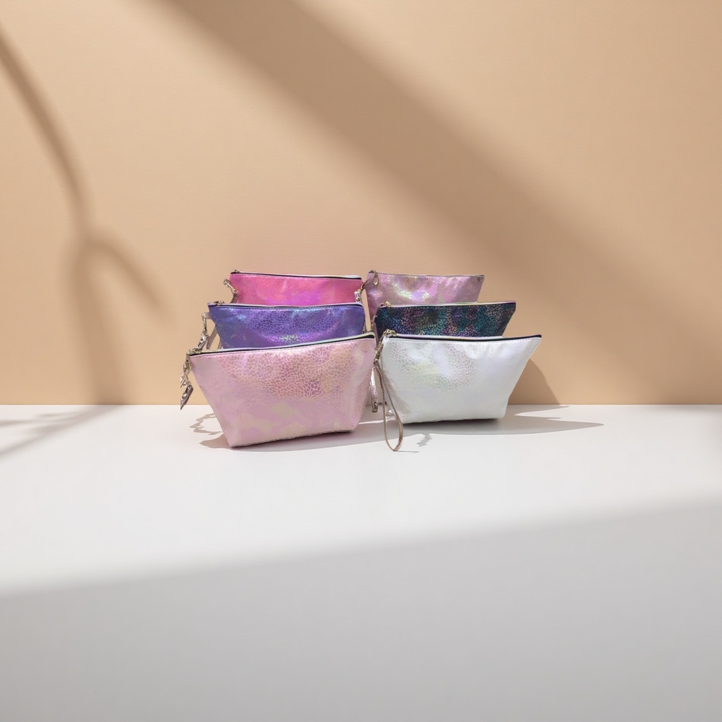 Rainbow-colored reflective texture handbag details Picture