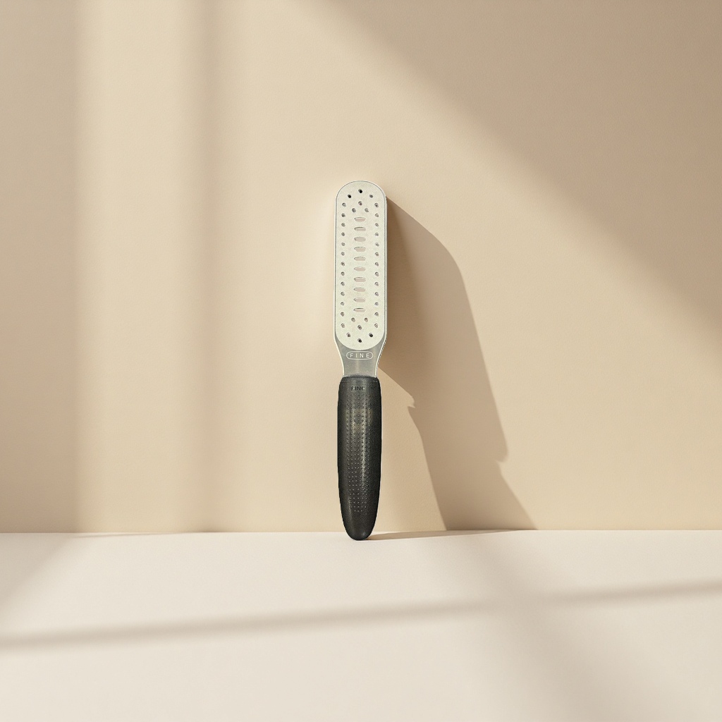 Metal whetstone, double-sided thick and thin dual-purpose knife sharpener, specially designed for kitchen knives Application Scenario