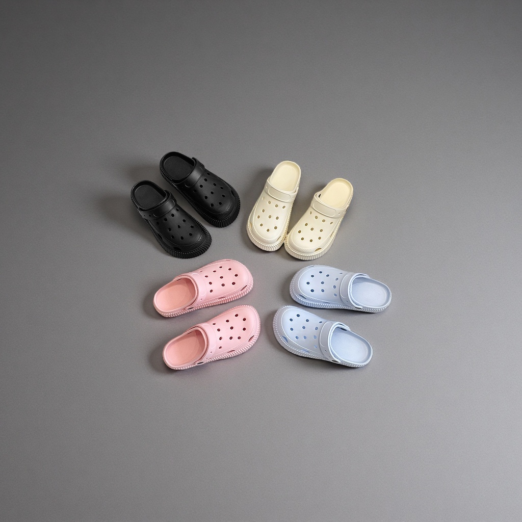 Colorful crocs women's summer breathable, anti-slip, lightweight and casual sandals Application Scenario
