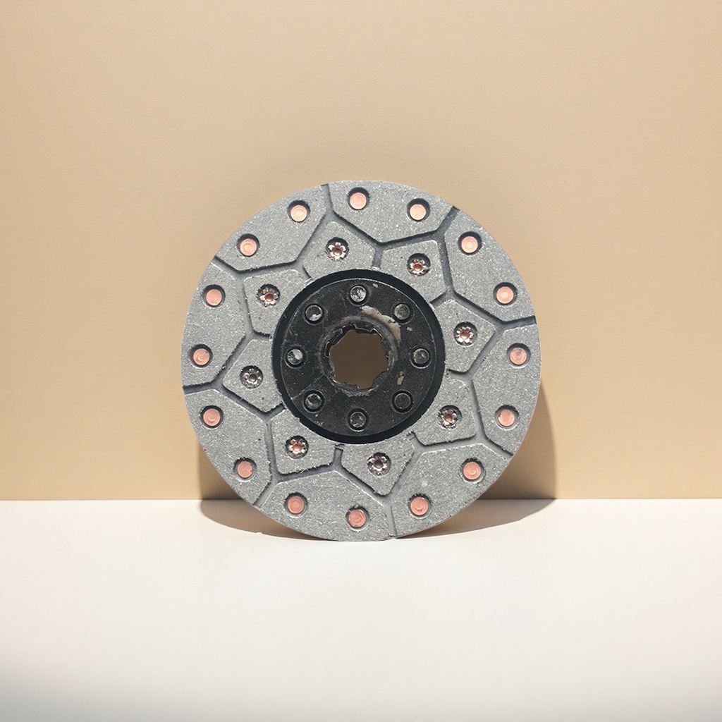 Metal friction plates and brake pads made of ceramic material are heat-resistant, have a long service life and are suitable for various vehicle models Application Scenario