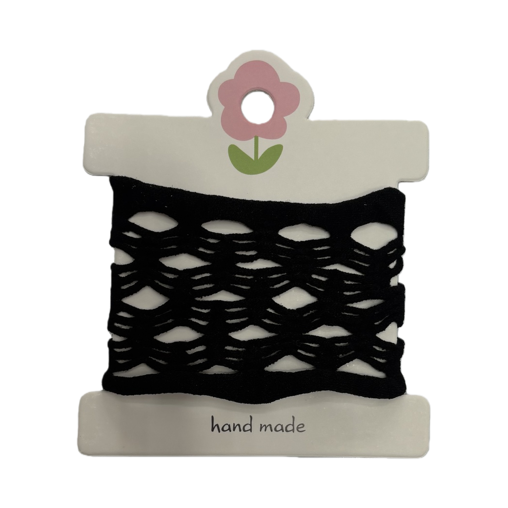 Hand-woven checkered hair bands are fashionable and retro hair accessories for women Item Picture