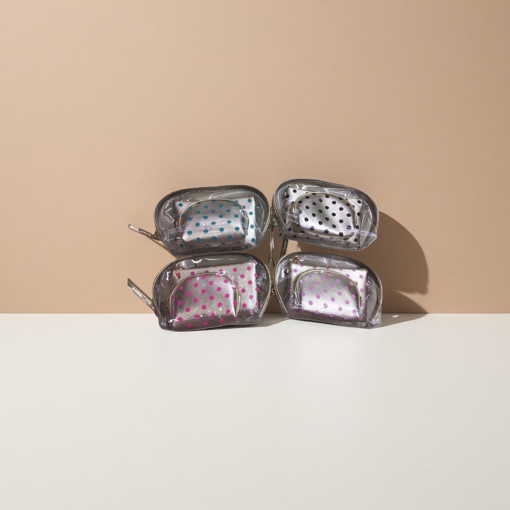 This transparent polka dot pattern handbag is a fashionable and simple single-shoulder bag for women Application Scenario