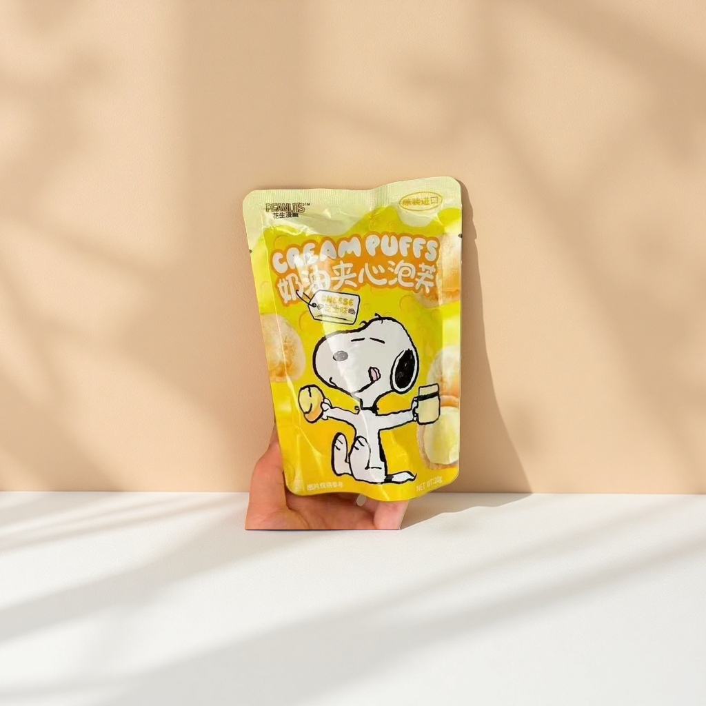 Cream-filled cream puffs, individually packaged bags, desserts, snacks, afternoon tea snacks