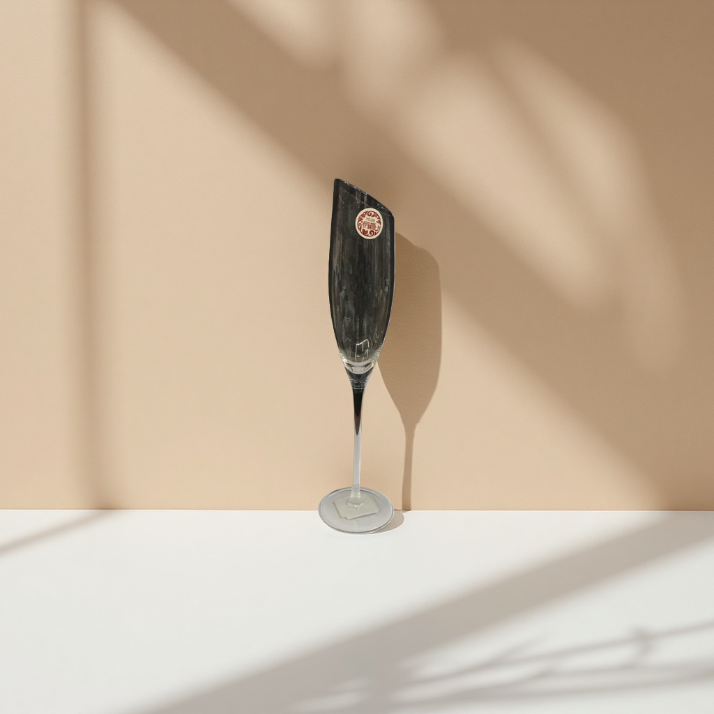 Transparent glass wine glass, tall red wine glass, 350ml lead-free crystal glass Application Scenario